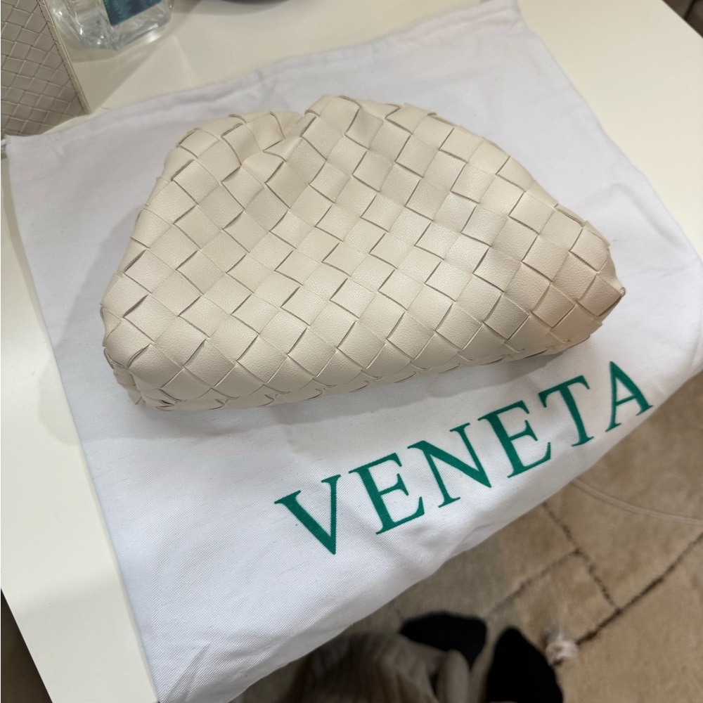 Bottega Veneta Woven Pouch clutch in Light Cream